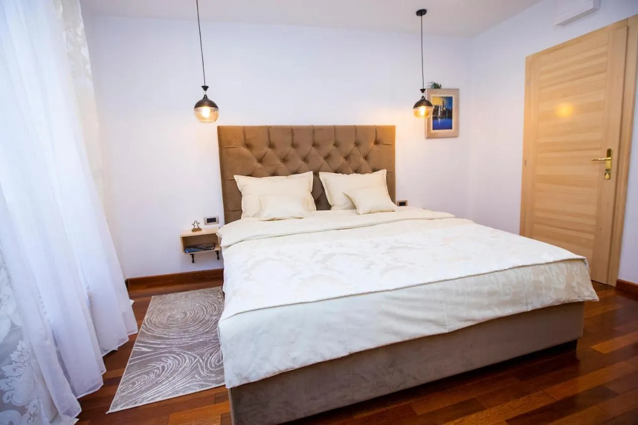 Ideal Rooms #2 Split 0*,